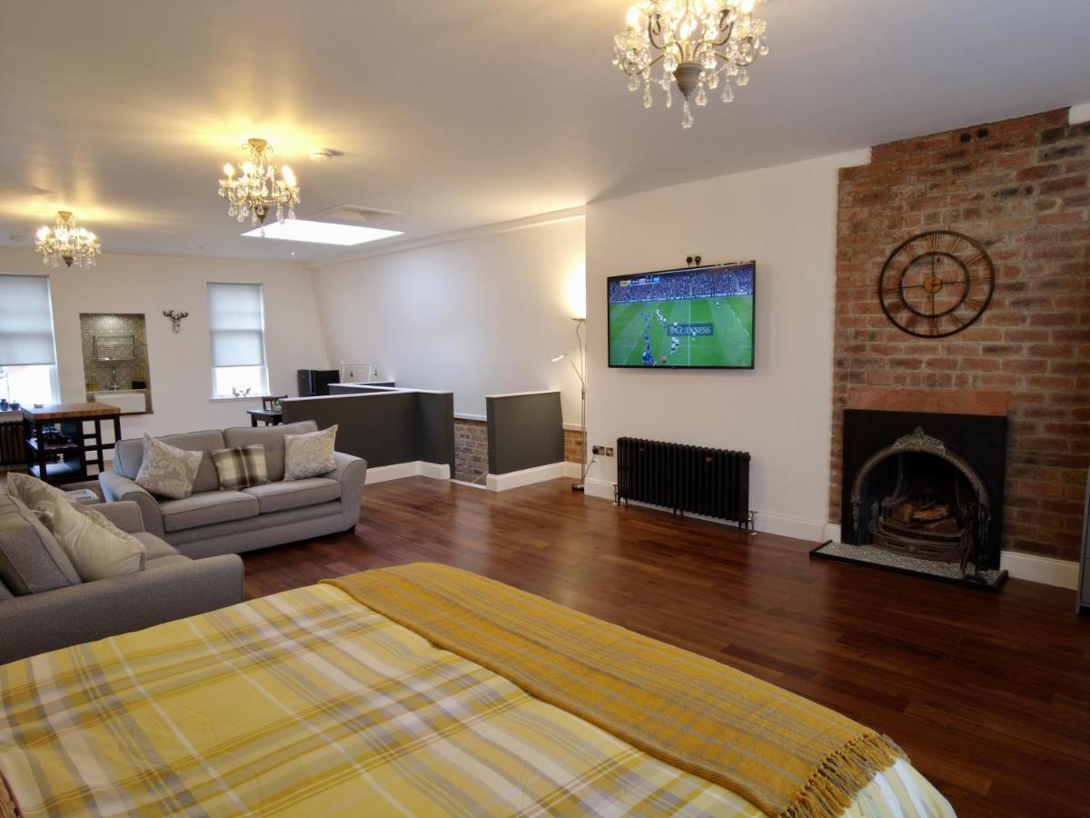 The Bards Loft, Large Studio Apartment Ayr Bagian luar foto
